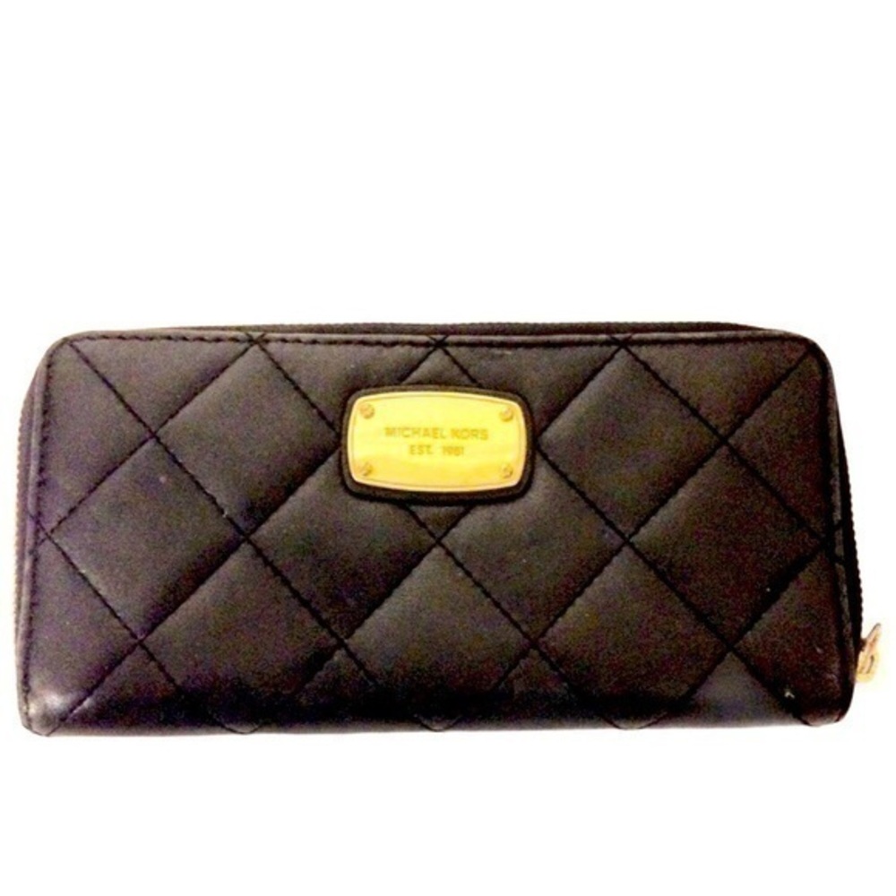 MICHAEL KORS 👛 black leather quilted wallet
